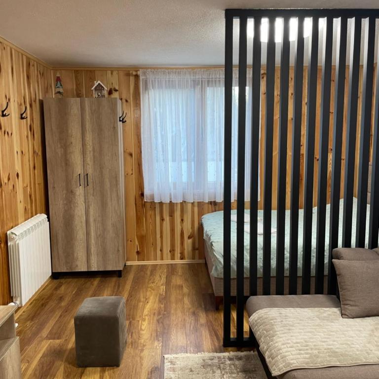 Vila&Apartments Helena - Dvokrevetna Soba sa Bračnim Krevetom i Pogledom na Park - 15