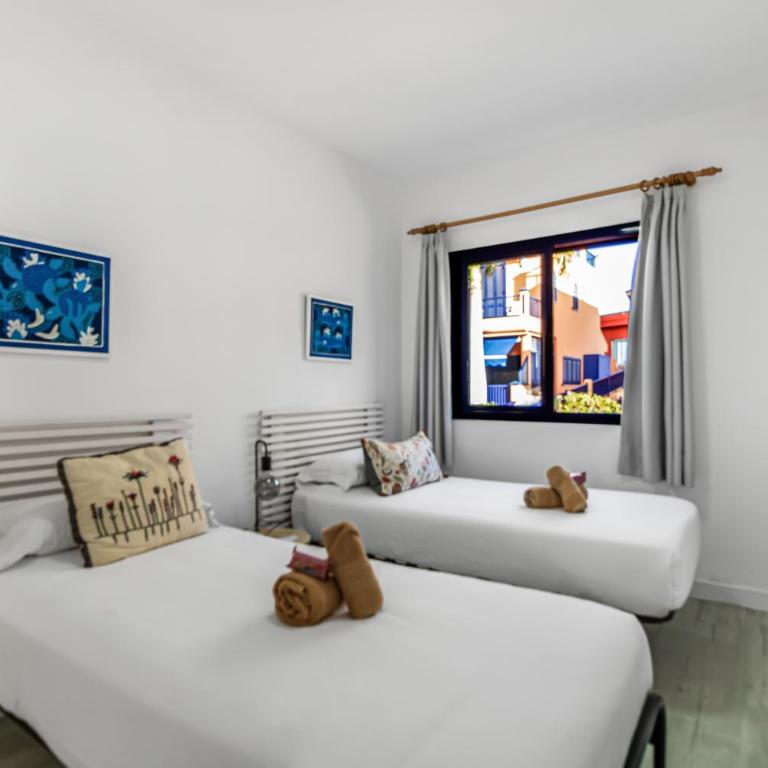 Meloneras Oceanview with Pool - Three-Bedroom Apartment - 9