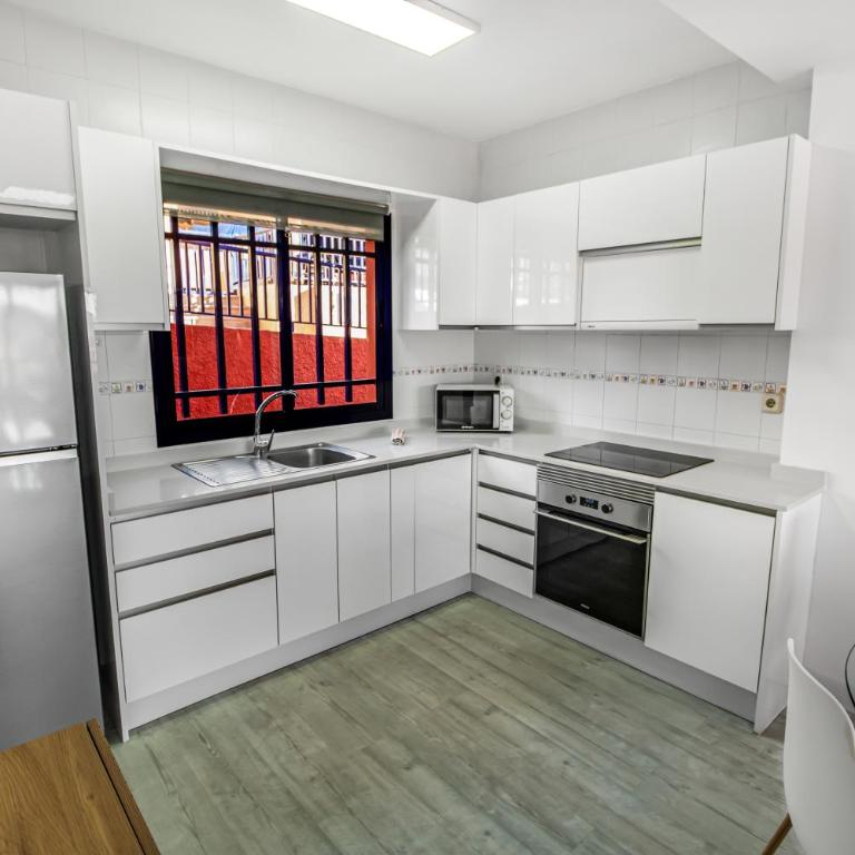 Meloneras Oceanview with Pool - Three-Bedroom Apartment - 28
