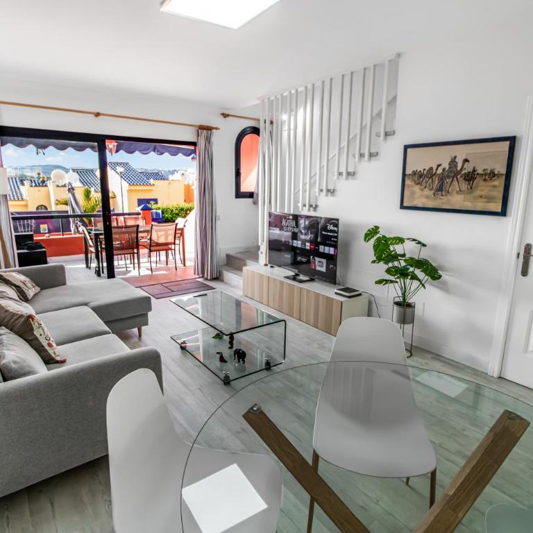 Meloneras Oceanview with Pool - Three-Bedroom Apartment - 2