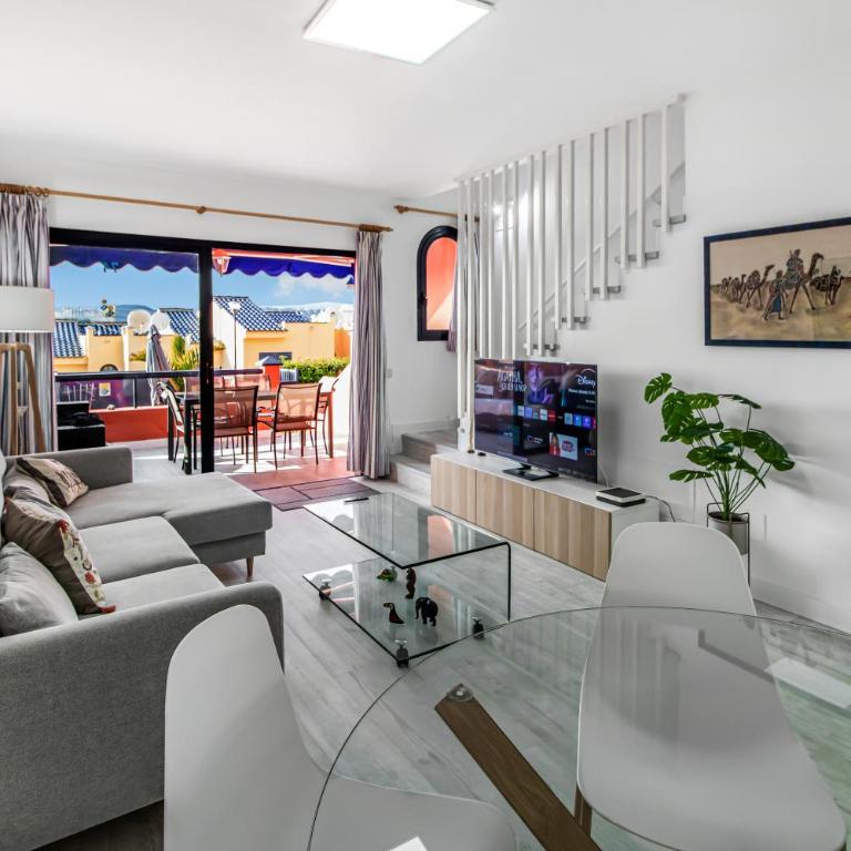 Meloneras Oceanview with Pool - Three-Bedroom Apartment - 40