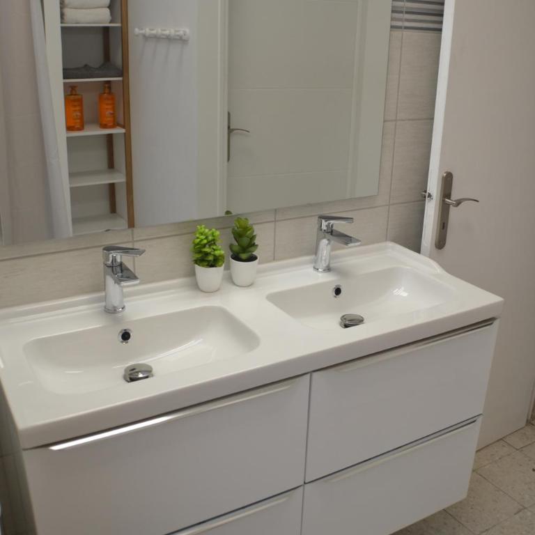 La Bulle familles Clim, wifi, airport shuttle,tout à pied - Haus mit 3 Schlafzimmern - 25