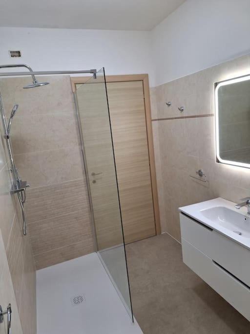 Corte Cavour - Appartamento con 2 Camere da Letto - 22
