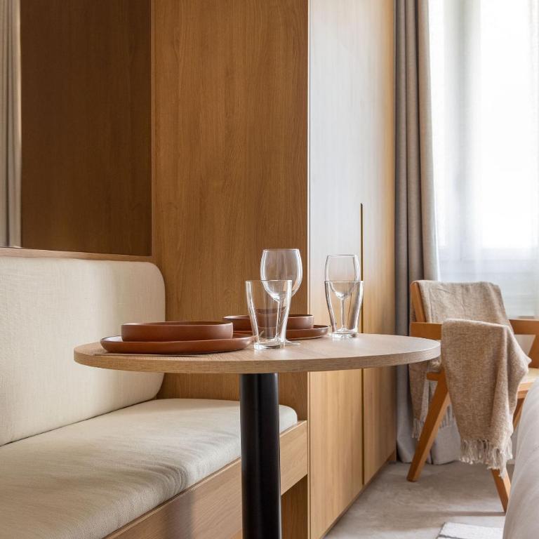 Love room avec Jacuzzi & Cinema-Gare Mont Parnasse - Deluxe Studio mit Kingsize-Bett - 13