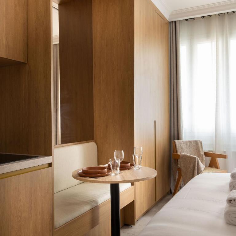 Love room avec Jacuzzi & Cinema-Gare Mont Parnasse - Deluxe Studio mit Kingsize-Bett - 4