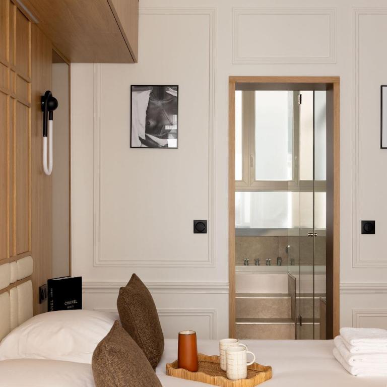 Love room avec Jacuzzi & Cinema-Gare Mont Parnasse - Deluxe Studio mit Kingsize-Bett - 6