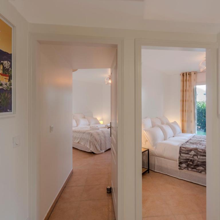 Le Jardin Secret by Golden Riviera Terrasses & accès plage - Three-Bedroom Apartment - 11