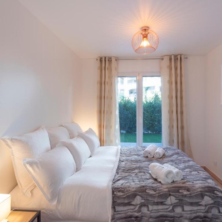 Le Jardin Secret by Golden Riviera Terrasses & accès plage - Three-Bedroom Apartment - 14