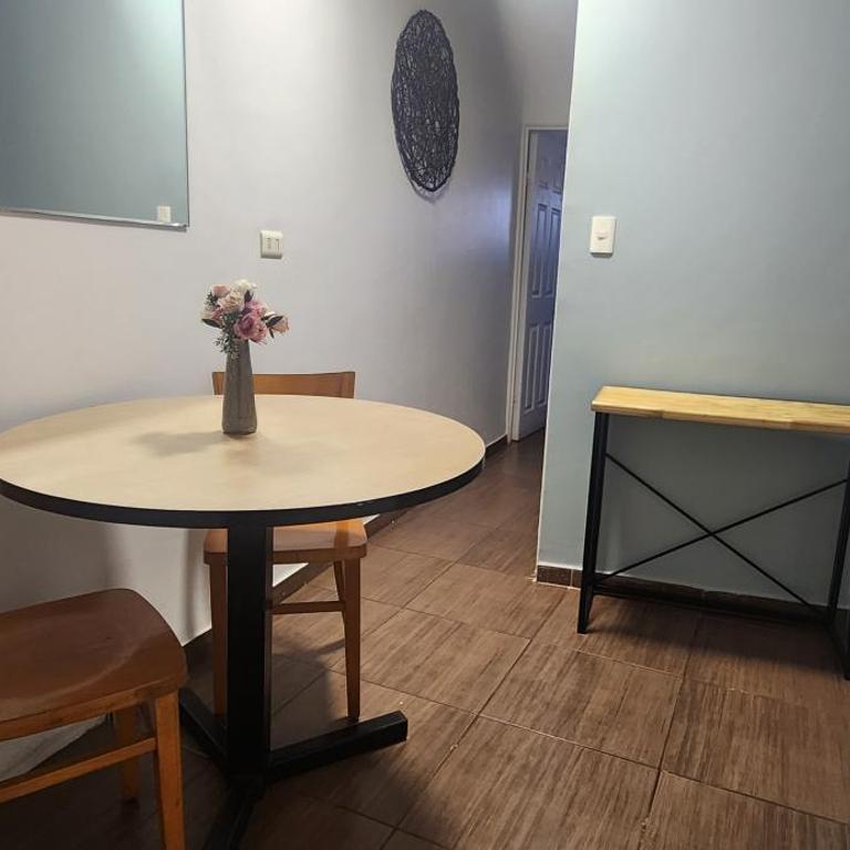 HOSTAL LA MODERNA - Family Room with Private Bathroom - 4