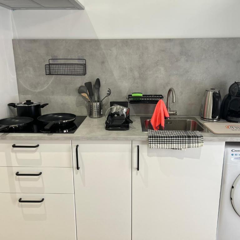 Quiet room in a park close to the sea & beach & subway No-4 - One-Bedroom Apartment - 5
