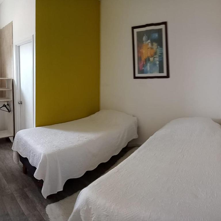 HOSTAL LA MODERNA - Twin Room - 4