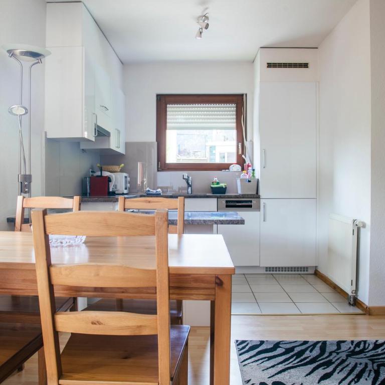 Between Lakes Apartments - 58 - Deluxe Studio - 8