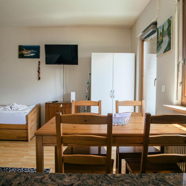 Between Lakes Apartments - 58 - Deluxe Studio - 9