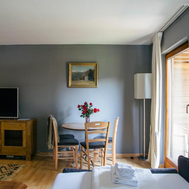 Between Lakes Apartments - 58 - Deluxe Studio - 3