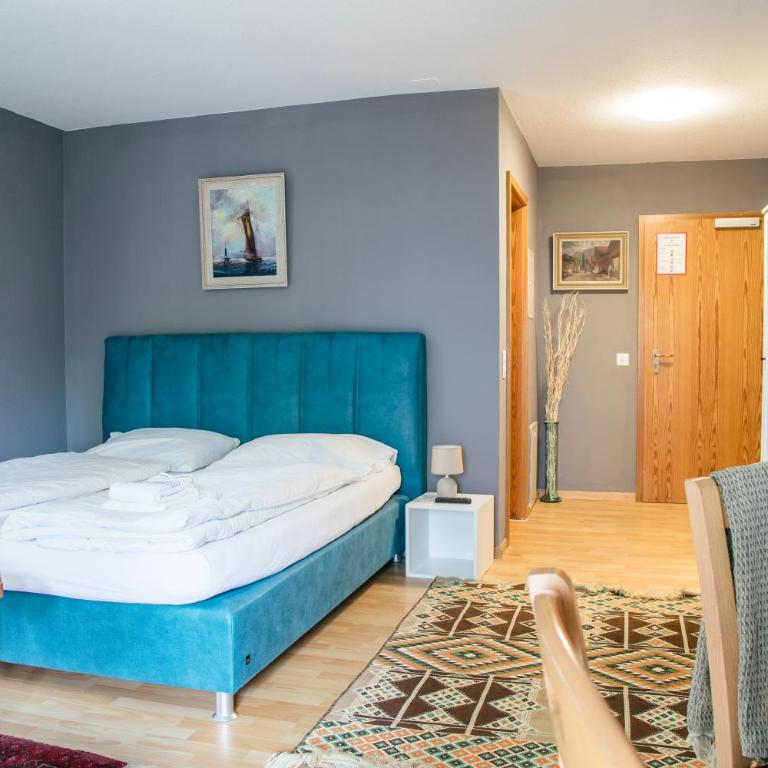 Between Lakes Apartments - 58 - Deluxe Studio - 4