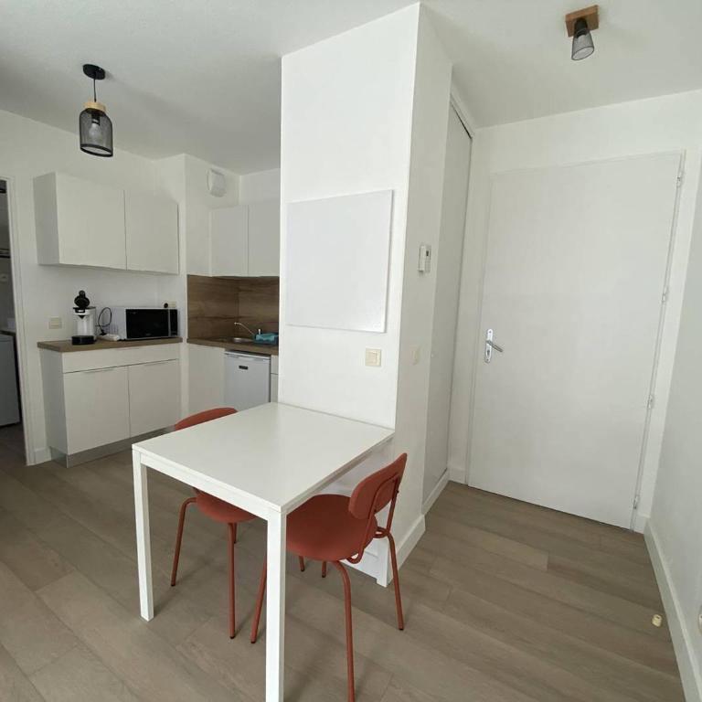 T2 à Cambo-les-Bains avec Wifi, Terrasse, 2 Pers. - Appartement 1 Chambre - 11
