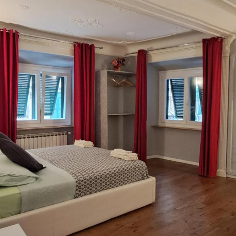 B&B Italian Guest Genova - Camera Matrimoniale con Bagno Privato Esterno - 12