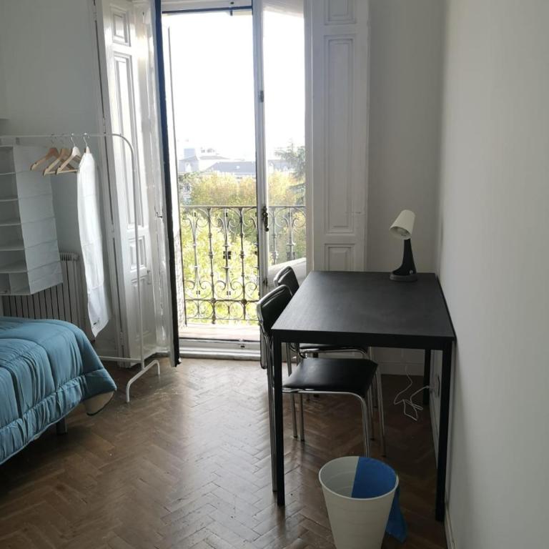 Creativity Quarters Habitación temporada en coliving para estudiantes, trabajadores y artistas - Habitación Individual Deluxe con balcón - 8