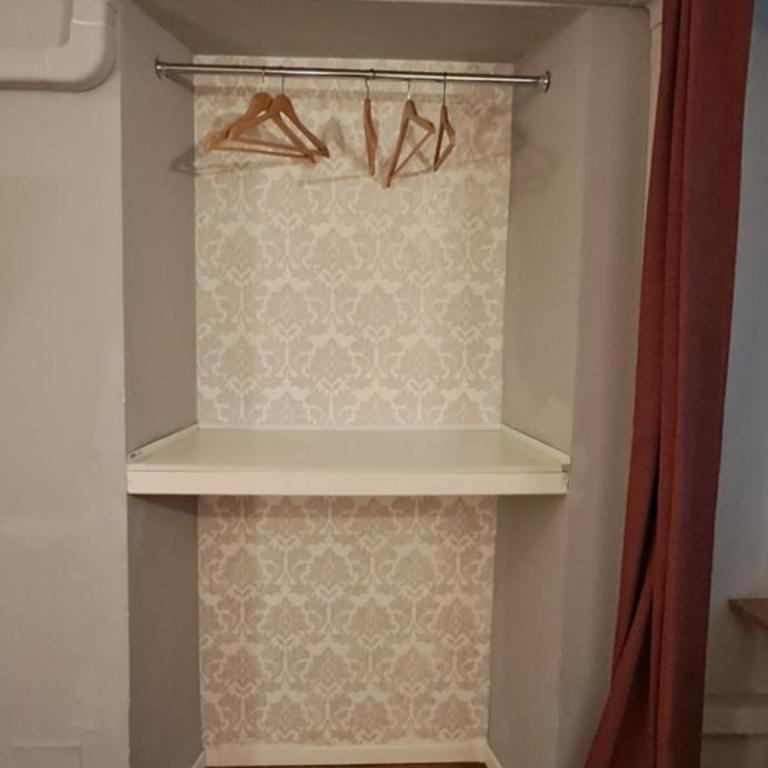 B&B Italian Guest Genova - Camera Matrimoniale Standard con Bagno in Comune - 6