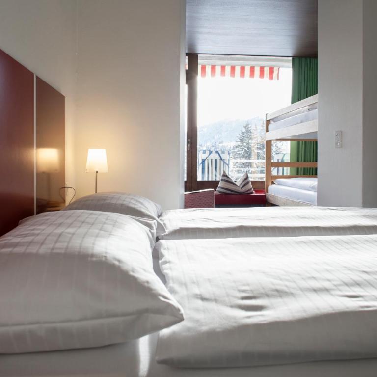 Hotel Montana by Mountain Hotels - Vierbettzimmer mit Dusche - 4