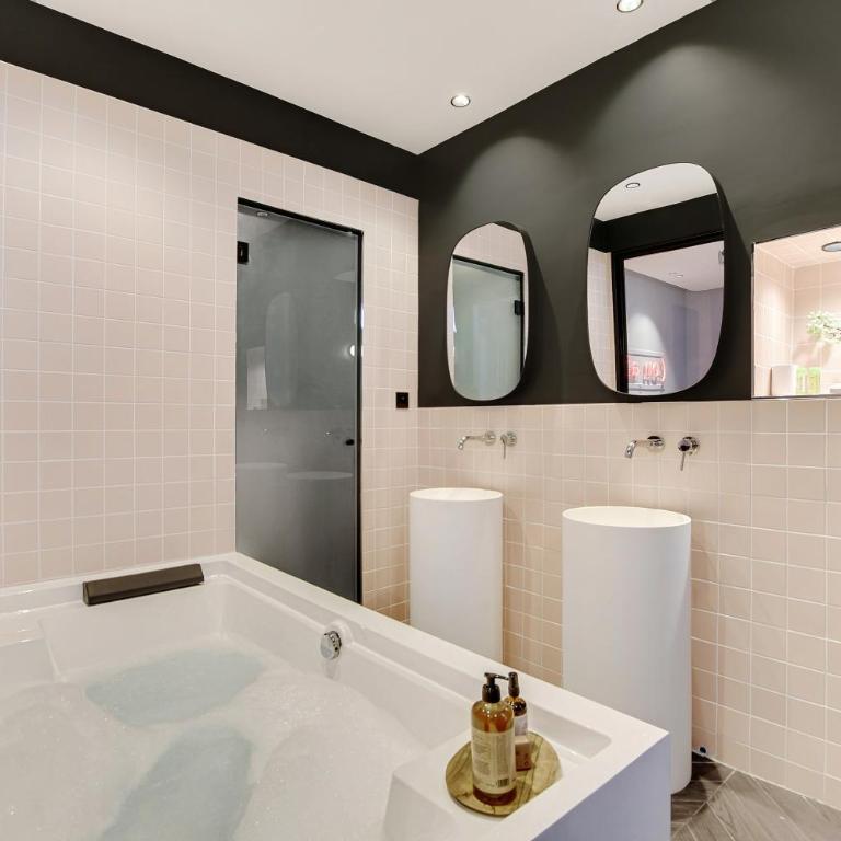 Magnifique Studio 2P avec Jacuzzi et Cinema - Monolocale King Deluxe - 10