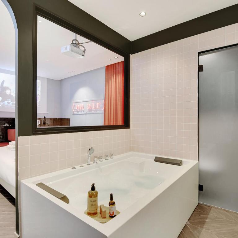 Magnifique Studio 2P avec Jacuzzi et Cinema - Monolocale King Deluxe - 12