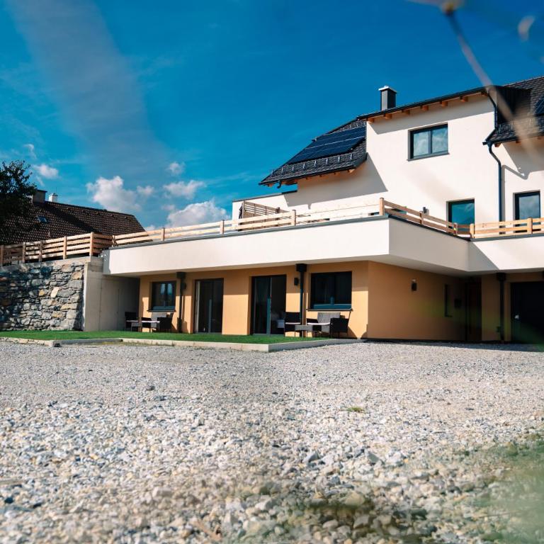 Höhenweg Appartement & Ferienwohnung - Apartment mit 2 Schlafzimmern und Bergblick - 1