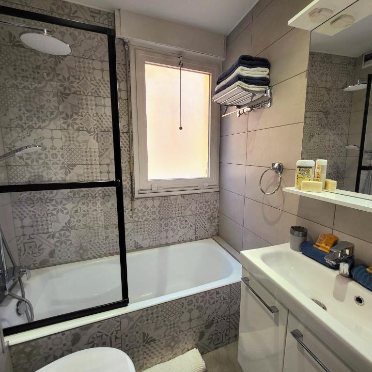 Charmant 2 pièces, traversant, clim, wifi, parking - Appartement 1 Chambre - 16