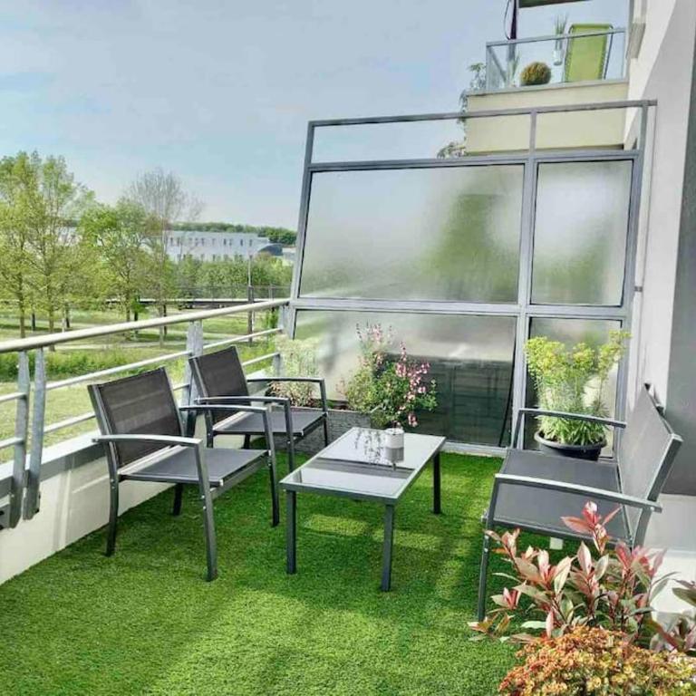 Le Domaine Réservé , parking et écrin de verdure - Two-Bedroom Apartment with Terrace - 5