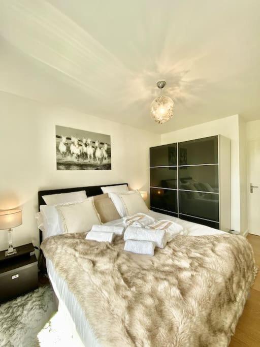 Le Domaine Réservé , parking et écrin de verdure - Two-Bedroom Apartment with Terrace - 9