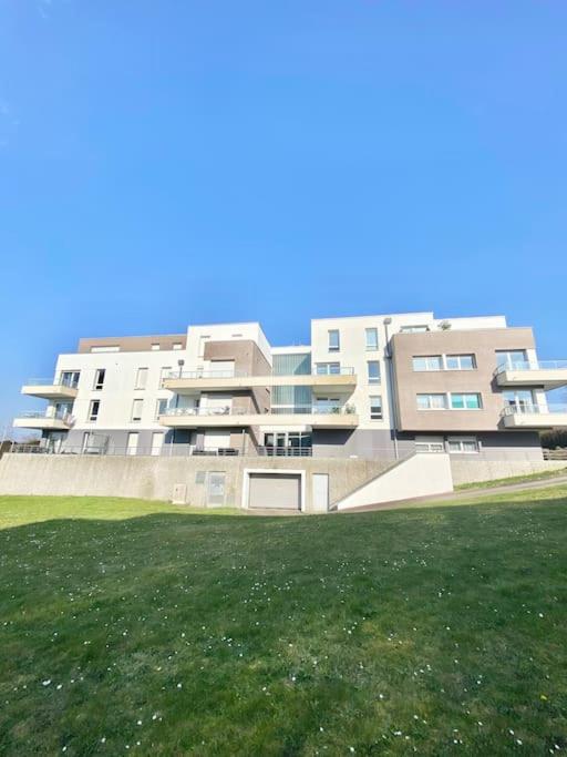Le Domaine Réservé , parking et écrin de verdure - Two-Bedroom Apartment with Terrace - 13