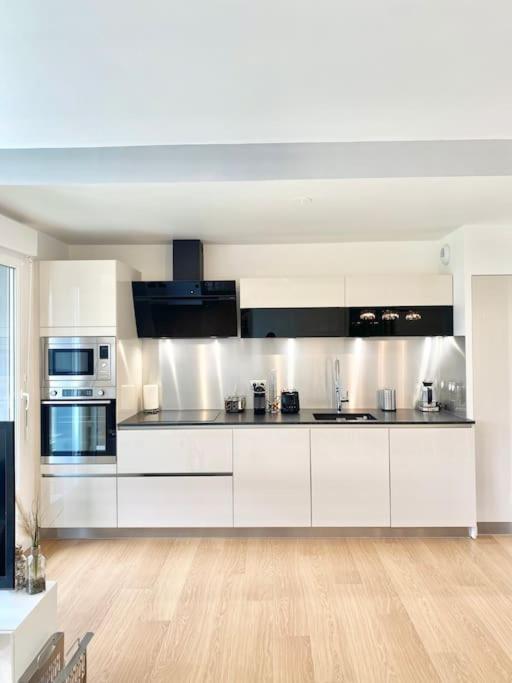 Le Domaine Réservé , parking et écrin de verdure - Two-Bedroom Apartment with Terrace - 23