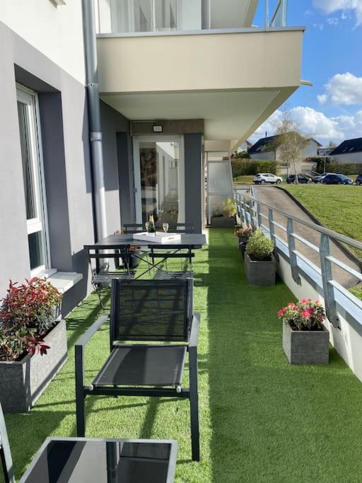 Le Domaine Réservé , parking et écrin de verdure - Two-Bedroom Apartment with Terrace - 24