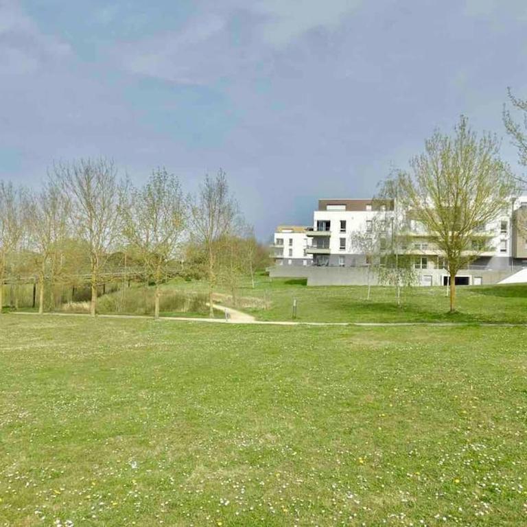 Le Domaine Réservé , parking et écrin de verdure - Two-Bedroom Apartment with Terrace - 30