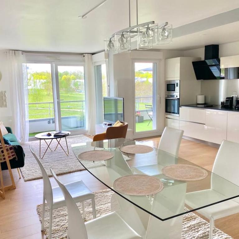 Le Domaine Réservé , parking et écrin de verdure - Two-Bedroom Apartment with Terrace - 37
