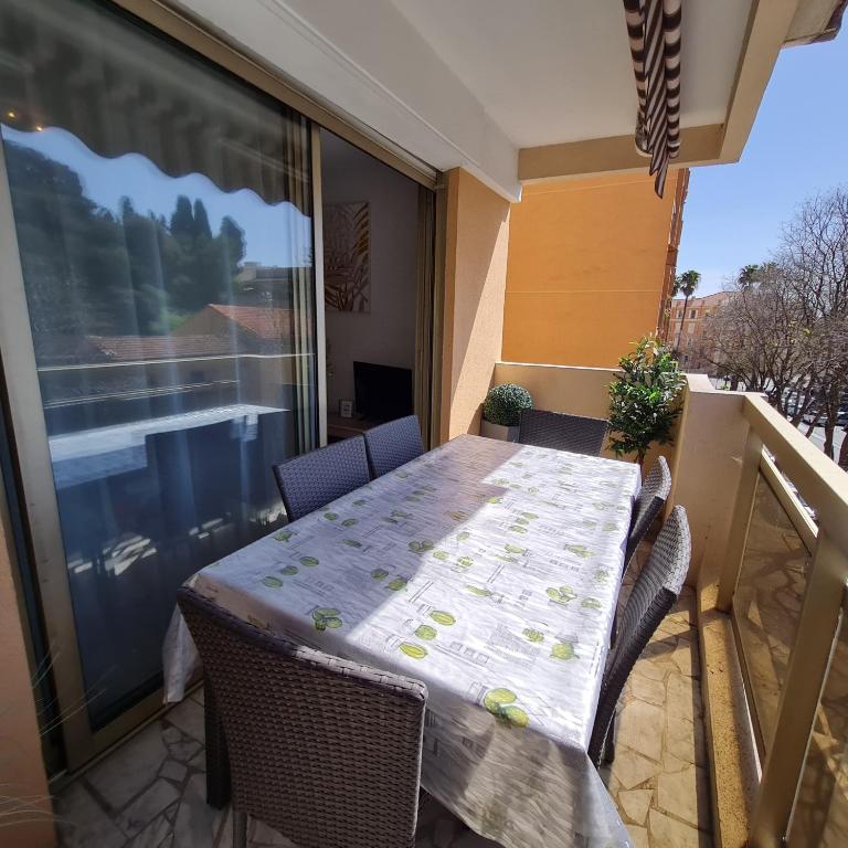 Charmant 2 pièces, traversant, clim, wifi, parking - Appartement 1 Chambre - 10