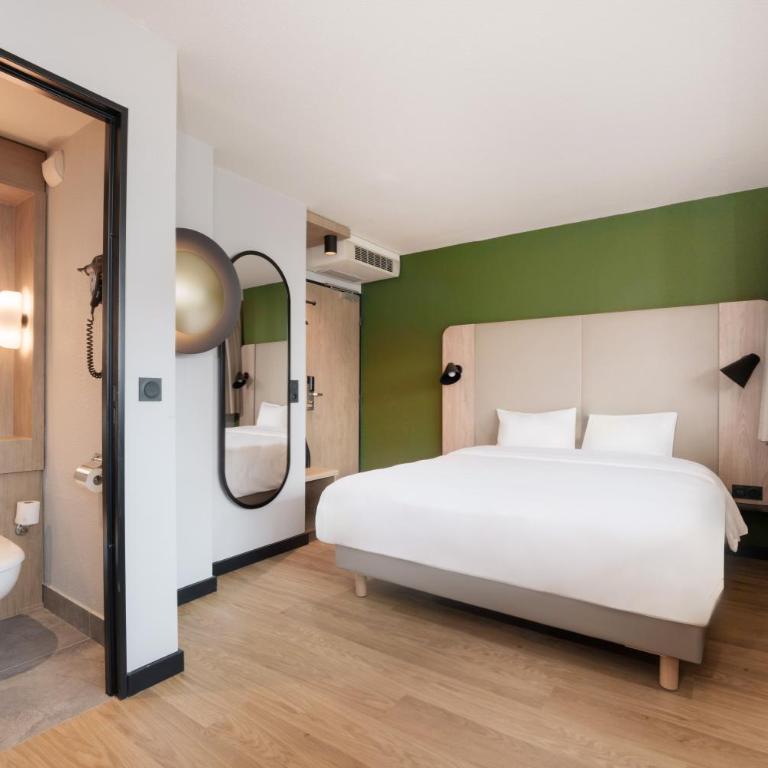 Campanile Prime Paris 19 - La Villette - Chambre Standard - 1 Lit Queen-Size et 1 Canapé-Lit - 4