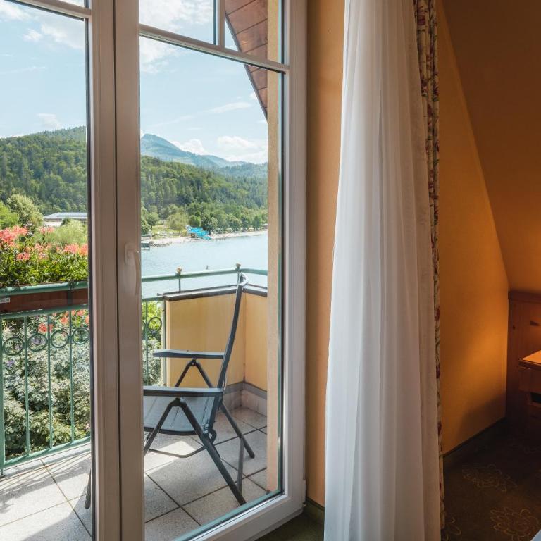 Hotel Seerose - Doppelzimmer mit Seeblick - 4