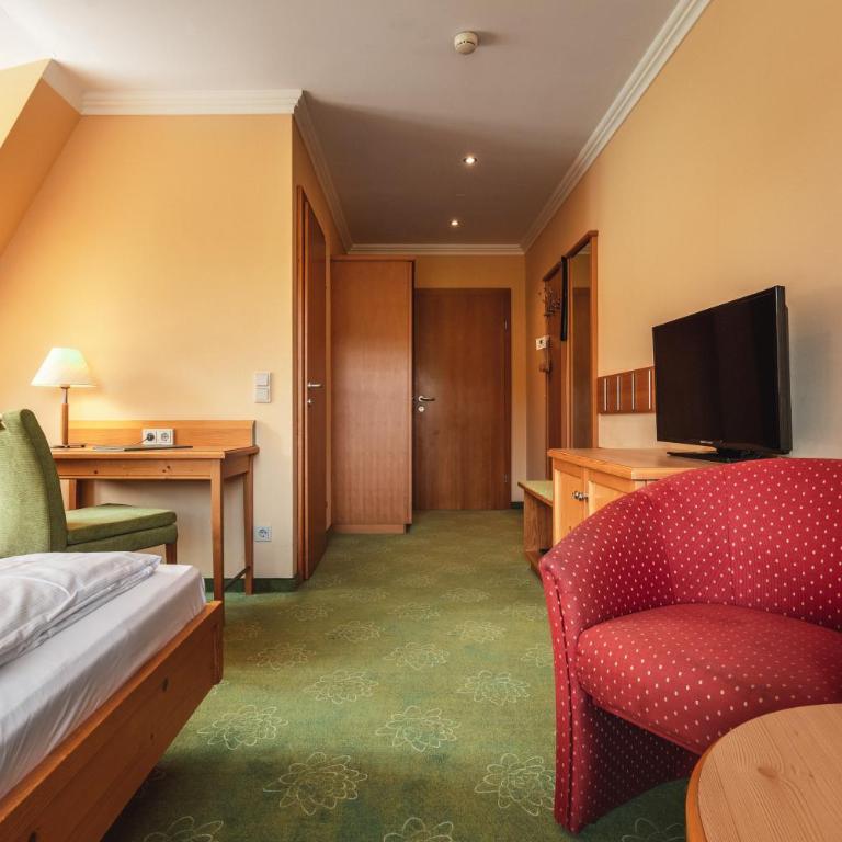 Hotel Seerose - Doppelzimmer mit Seeblick - 6