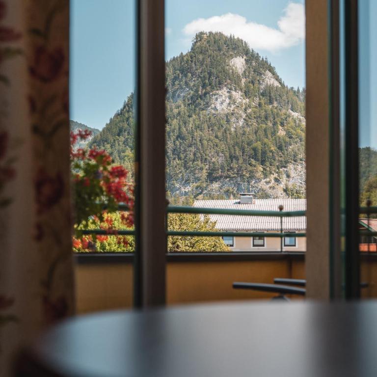 Hotel Seerose - Doppelzimmer mit Bergblick - 5