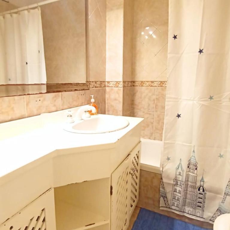 Colón - Two-Bedroom Apartment - 4
