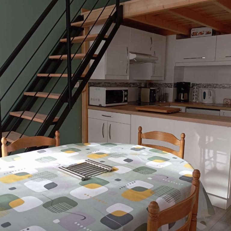 Appartement 4 Personnes Plein centre ville Cauterets avec balcon - Appartement 2 Chambres - 12