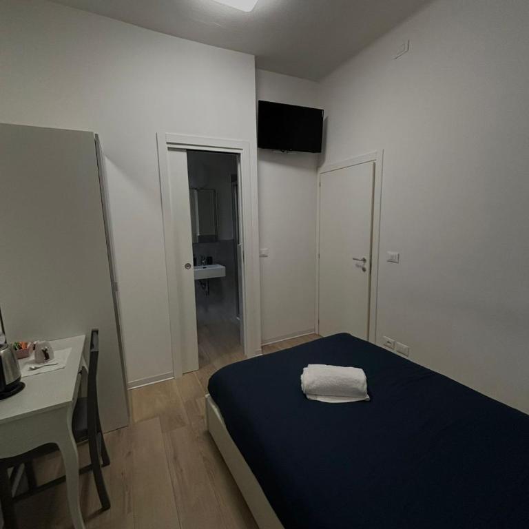 LU.NA - Single Room with Bathroom - 1