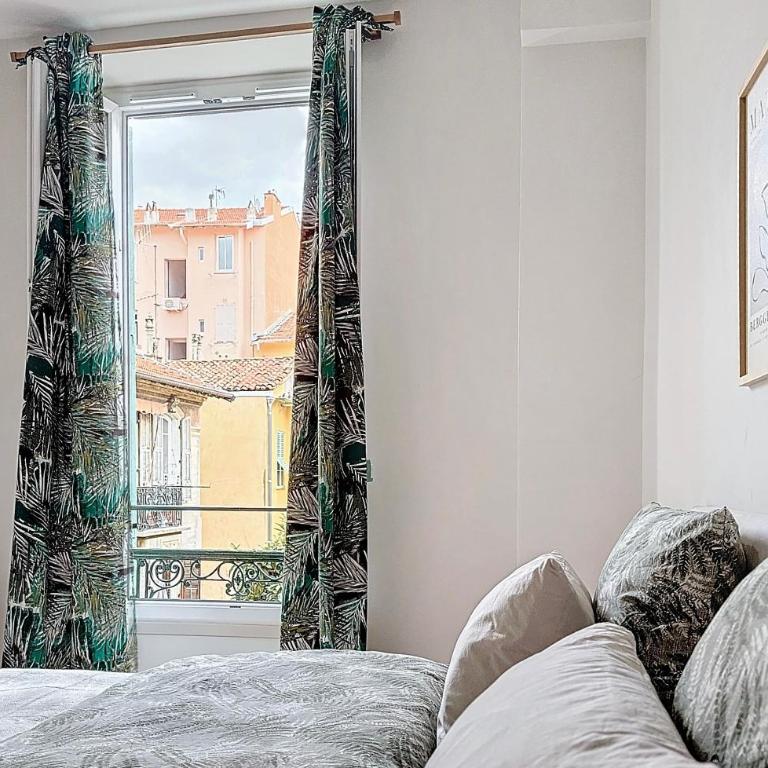 Charming 2-Bedroom Retreat Near City Center with Excellent Transport Links - Apartamento de 2 dormitorios - 4