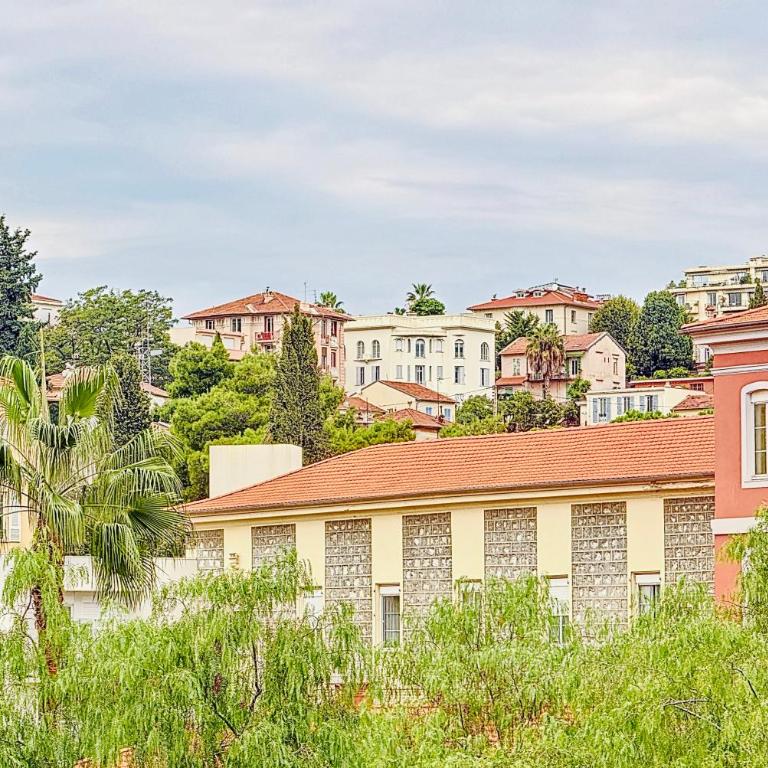 Charming 2-Bedroom Retreat Near City Center with Excellent Transport Links - Apartamento de 2 dormitorios - 9