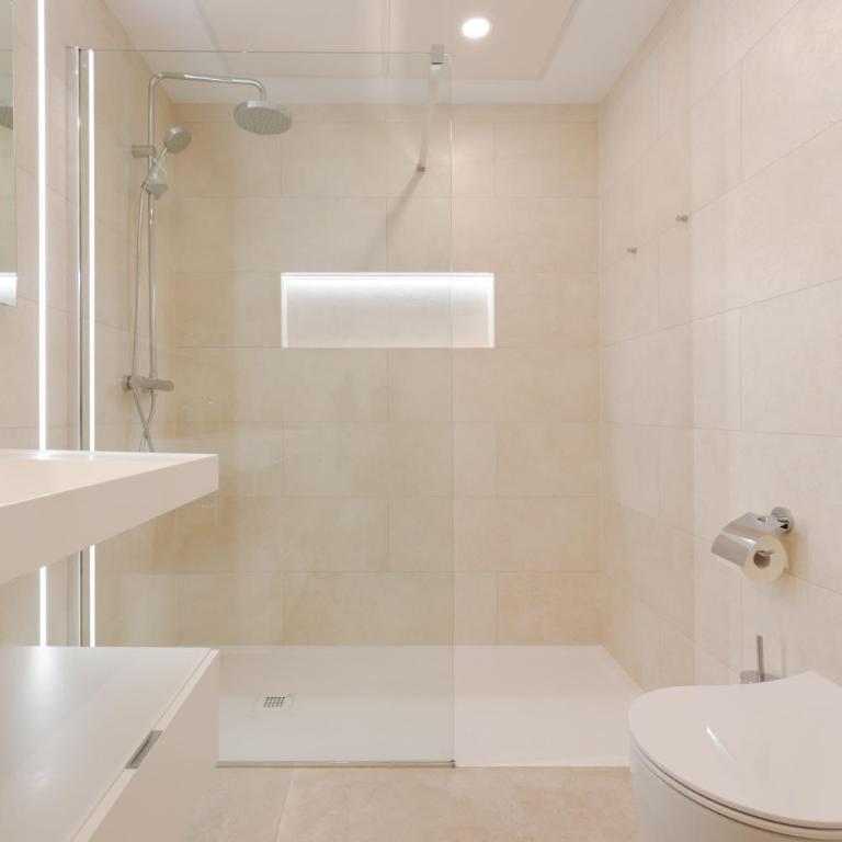 Jade Tower - 2-Bedroom Coastal Luxury Apartment in Fuengirola - Deluxe Apartment - 17