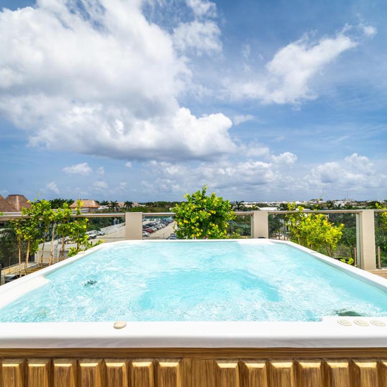 2 BD with Balcony, Rooftop Pool, Hot Tub, Gym - Apartment - 1