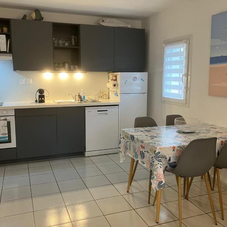 Appartement 4 étoiles, avec jardin clôturé et piscine dans la résidence - Narbonne Plage - linge inclus - Apartment - 21