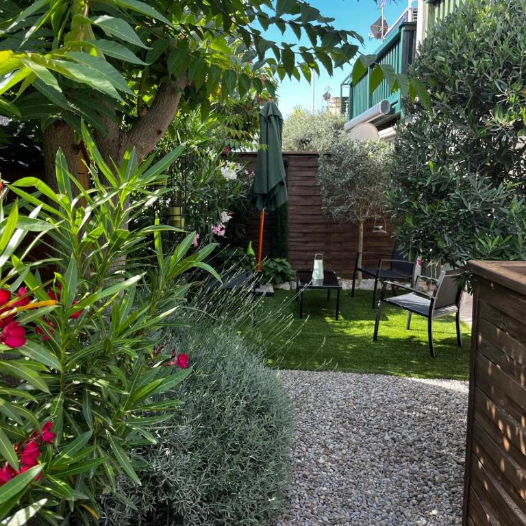 Appartement 4 étoiles, avec jardin clôturé et piscine dans la résidence - Narbonne Plage - linge inclus - Apartment - 24