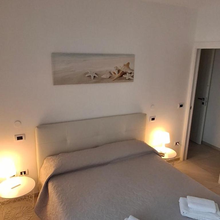 Palazzo Garibaldi - Camera Matrimoniale con Bagno Privato - 2